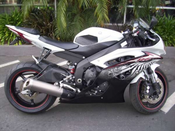 $8,299, 2012 Yamaha YZF-R6