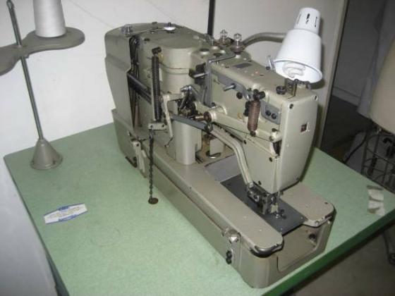 JUKI Button Holing Sewing Machine W/Table