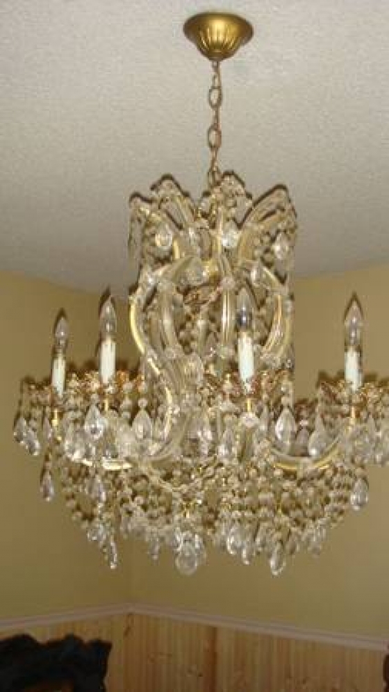 CRYSTAL CHANDELIER--ITALIAN owned by Lucille Ball