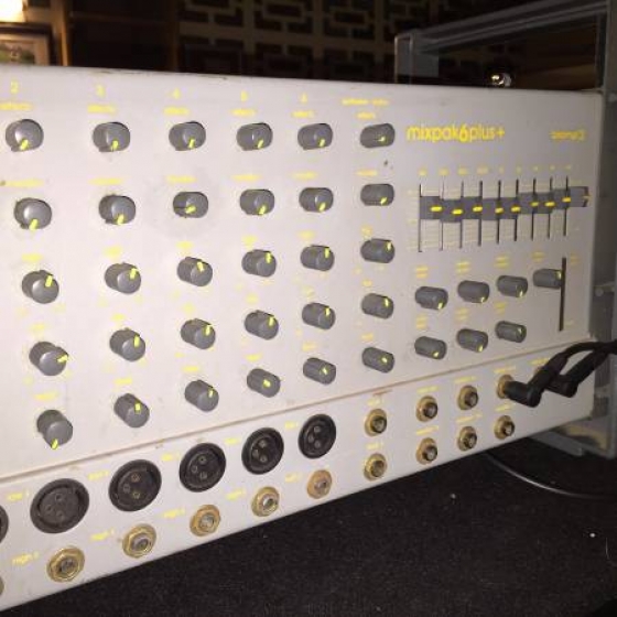Biamp mixpak6+ power mixer & a pair habinger speakers